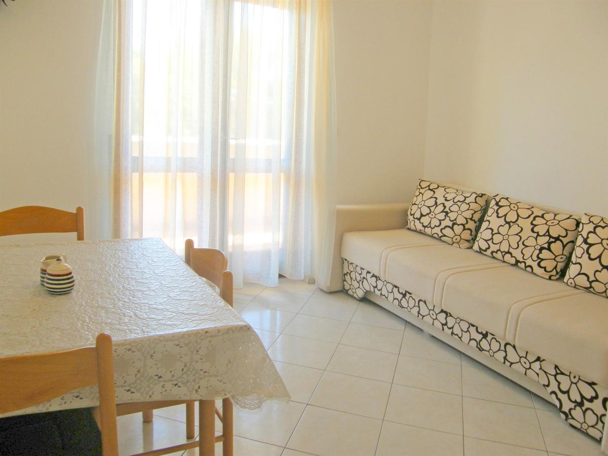Apartments Rina Примоштен Екстер'єр фото